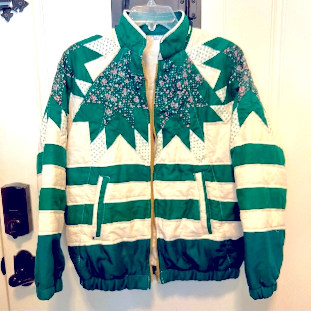 VINTAGE PATCHWORK QUILT COAT ☘️💚🍀✅